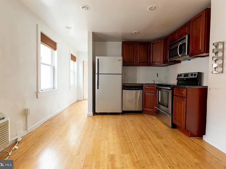 619 S 16th St #3R — Photo 3