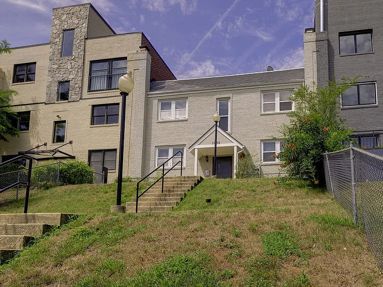 1932 3rd St NE #102 — Photo 2