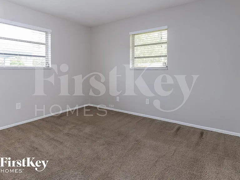 6871 NW 12th St — Photo 8