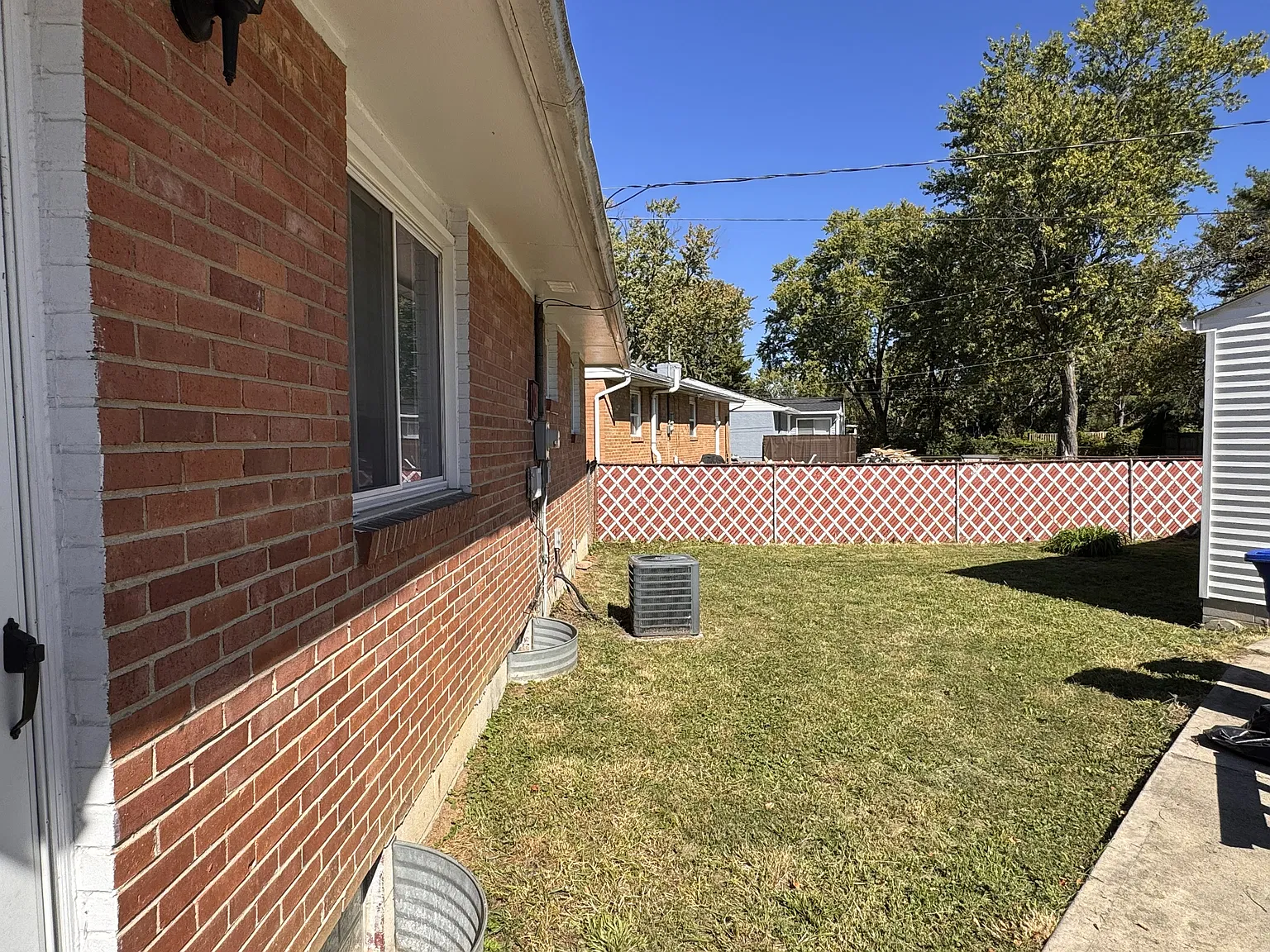3 bed, 925 sqft, $1,500 — Photo 2