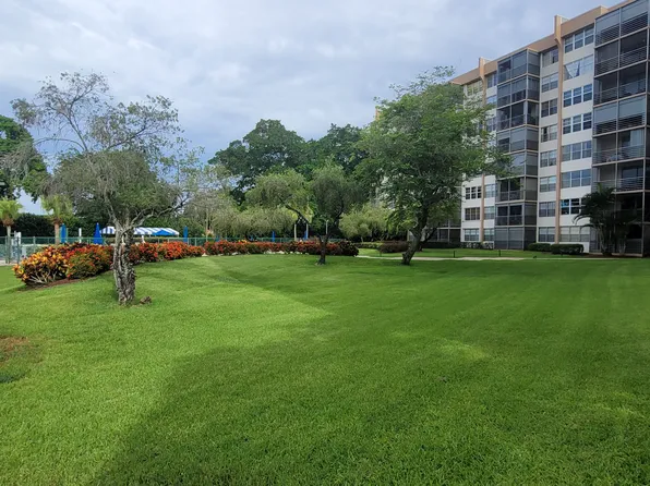 1300 Saint Charles Pl #L119, Hollywood, FL 33026