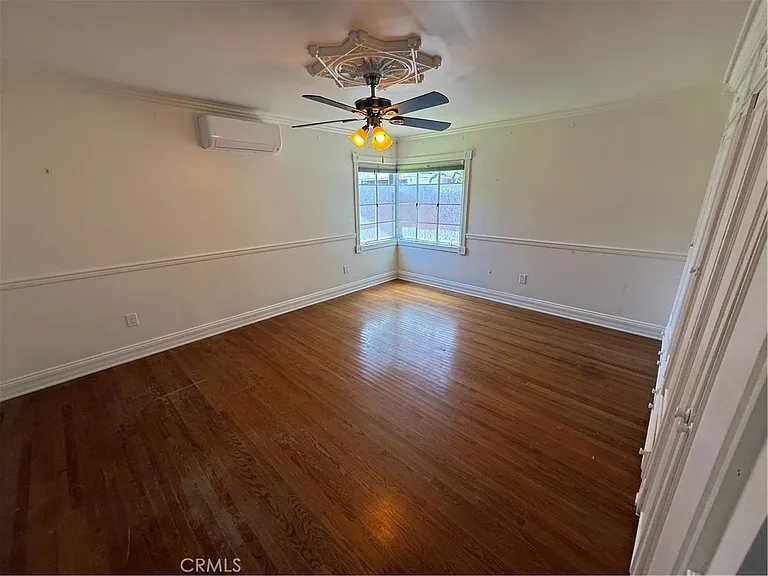 929 E Grand Blvd — Photo 13