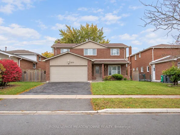 1870 Bough Beeches Blvd, Mississauga, ON L4W 2J3
