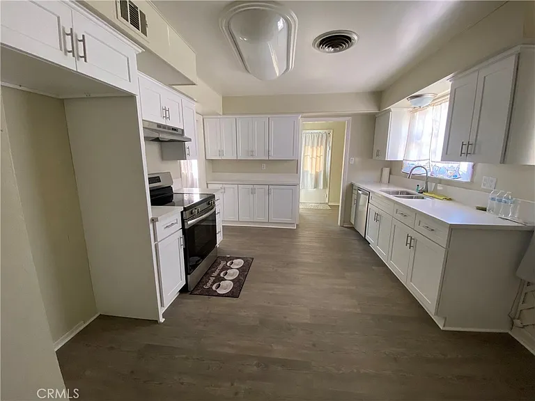 44446 Loneoak Ave #44446 — Photo 9