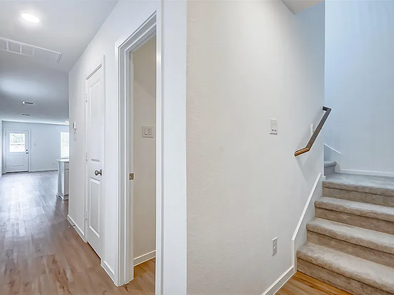 21543 Carosella Dr — Photo 2