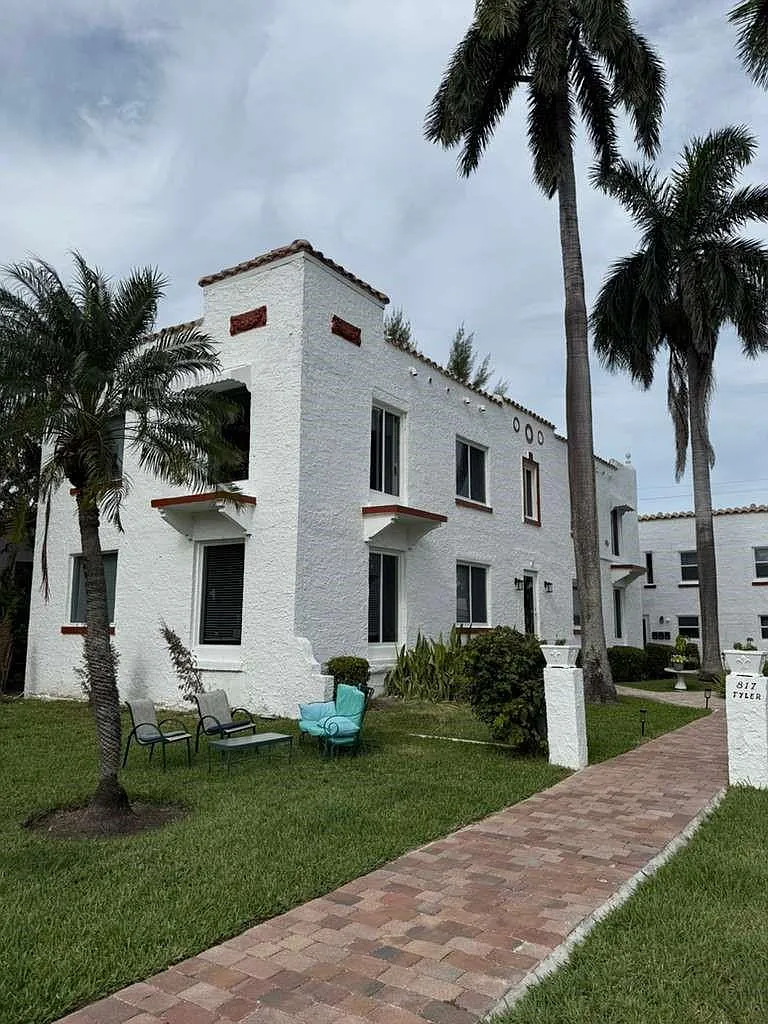 1 bed, 1.0 bath, 700 sqft, $2,100 — Photo 2