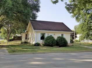 304 Walnut St, Eddyville, IA 52553