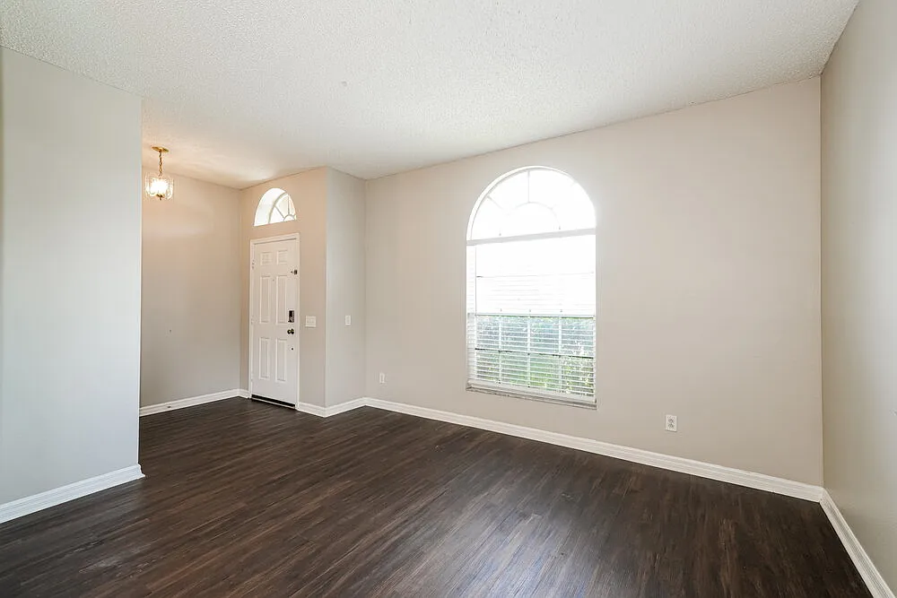 3 bed, 2.0 bath, 1530 sqft, $2,375 — Photo 4