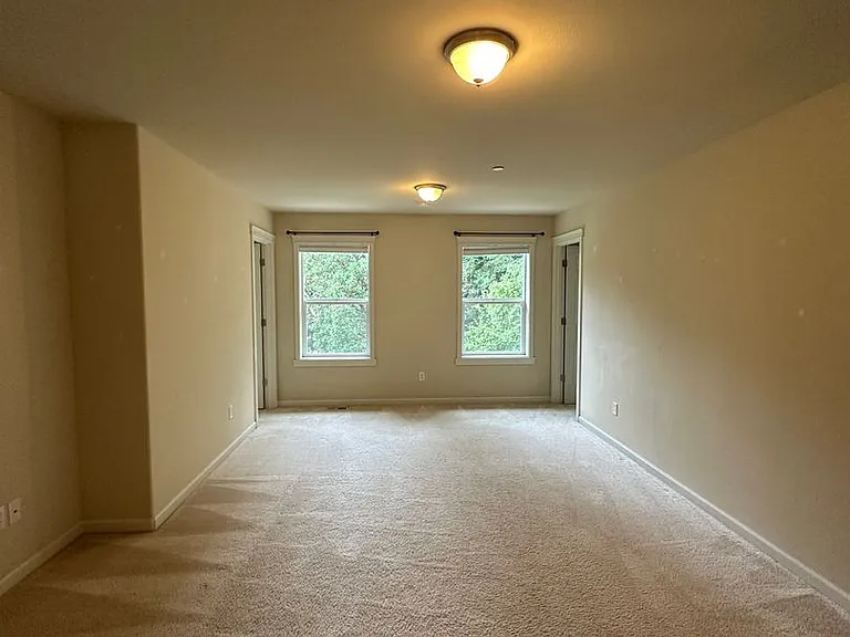 1319 Foreman Rd — Photo 10