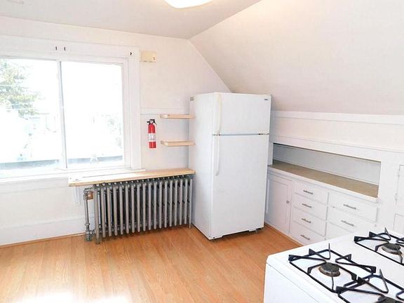 3rd image of 344A E Schiller St