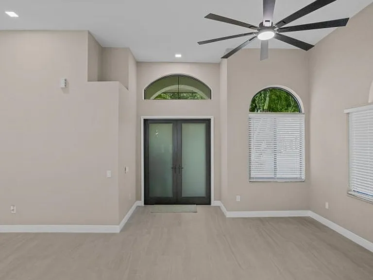 8985 NW 45th Ct — Photo 7