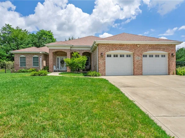 546 Birch Dr, Houston, PA 15342