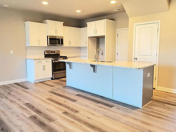 Kitchen & Common area