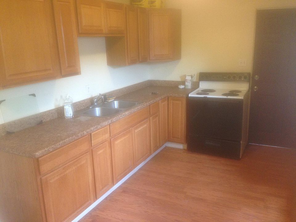 2nd image of 206 Cornell Dr SE #B