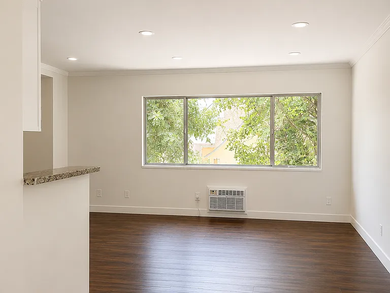 5245 Bakman Ave #9 — Photo 7
