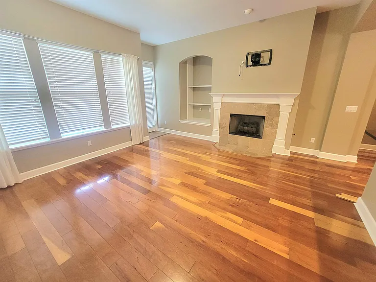 2482 Goldenrod Way #- — Photo 2