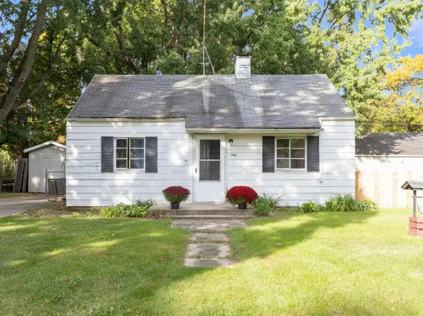 2402 Virginia Rd, Benton Harbor, MI 49022