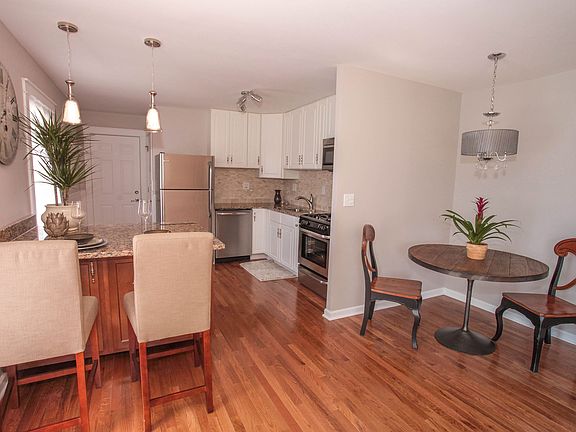 Large Maple & Granite Island