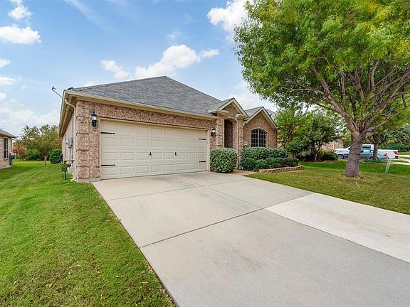 3rd image of 15849 Coyote Hill Dr