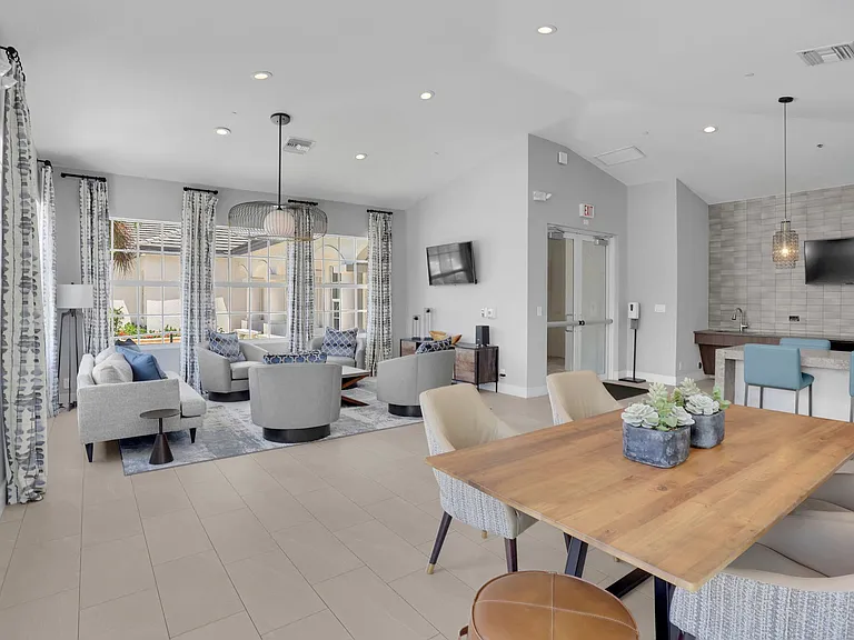 St. Tropez Townhomes & Villas — Photo 34