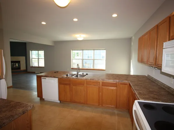 4221 Owl Creek Dr. - 3 Bedroom 2.5 Bath w/ a 2 car attached garage, 4221 Owl Creek Dr, Madison, WI 53718