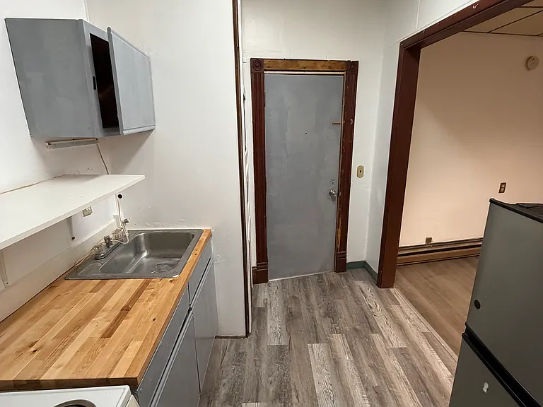 130 Main St #4 — Photo 6