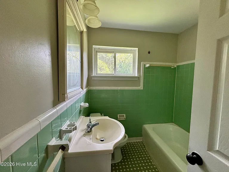 2020 Garr Dr — Photo 7