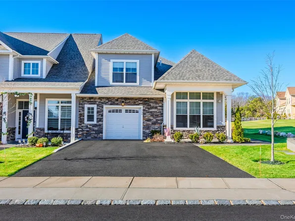 366 Wavell Avenue, Yaphank, NY 11980