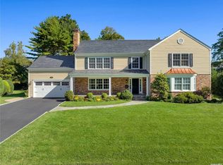 129 Whistler Rd, Manhasset, NY 11030