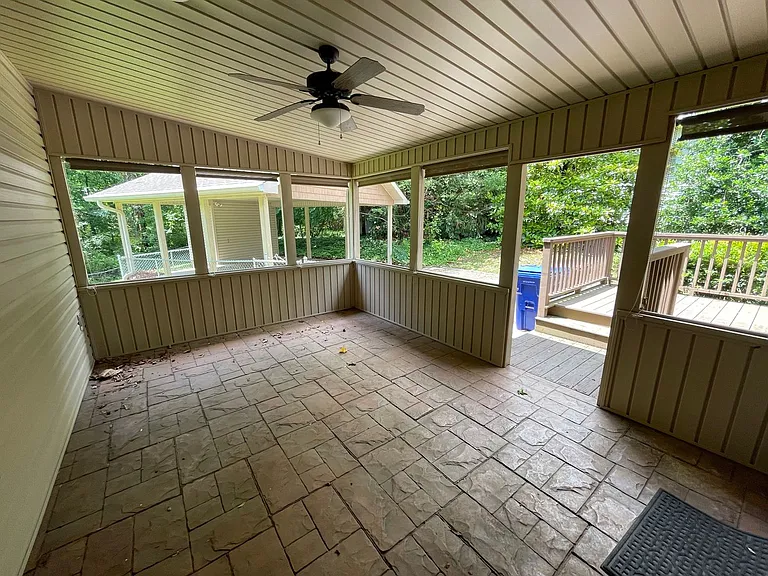 105 Norman Ln — Photo 22