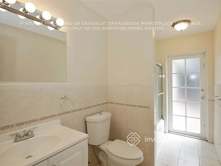781 SW 64th Ter — Photo 14