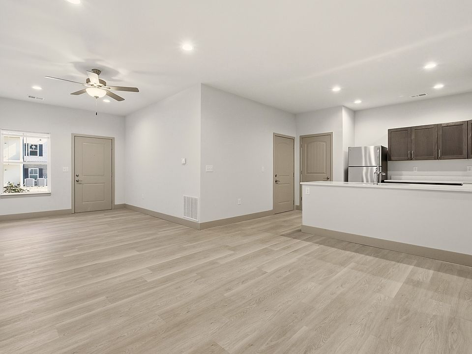 2b/2ba patio style apartment home.