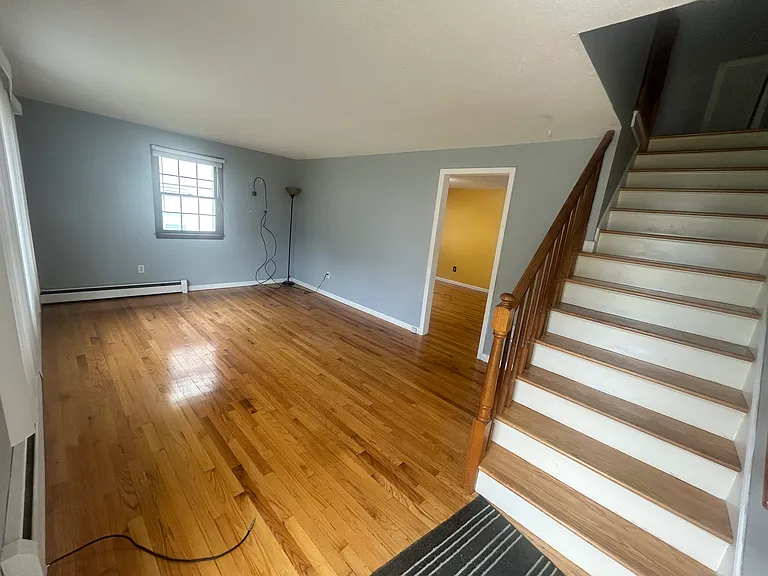 204 School St — Photo 5