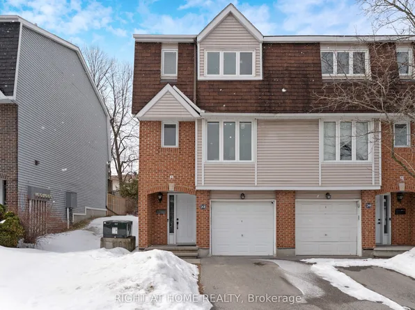 22 Almond Ln, Ottawa, ON K2L 3T3