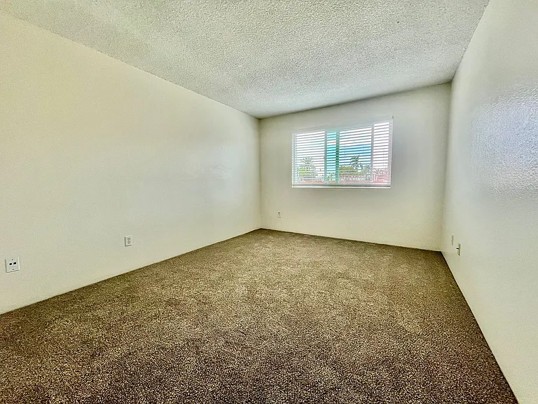 1505 Alvarado St — Photo 9
