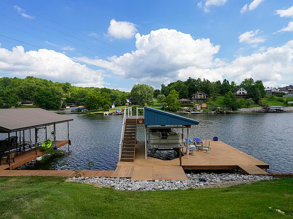 2nd image of 395 Fernwood Dr