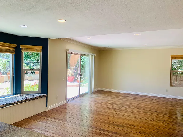 4437 Mensha Pl — Photo 10