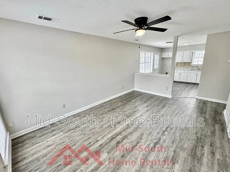 233 Sycamore Rd — Photo 4