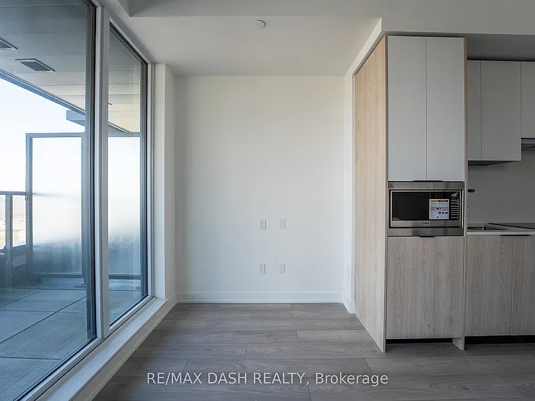 1007 The Queensway #606 — Photo 10