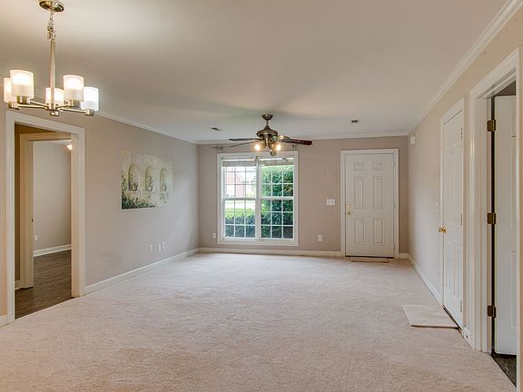 3rd image of 309 Dartford Ct