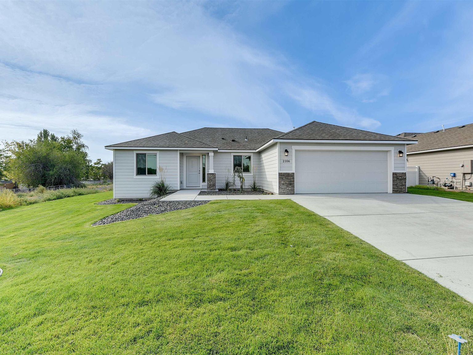 2106 W 5th St, Grandview, WA 98930 Zillow