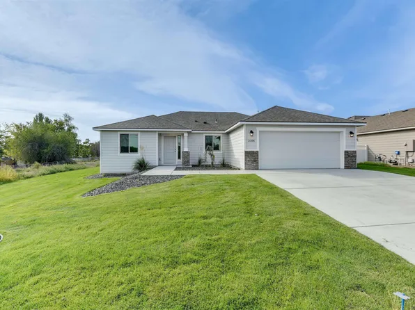 2106 W 5th St, Grandview, WA 98930