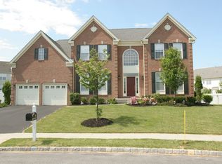 6 Ash Ct, Clinton, NJ 08809