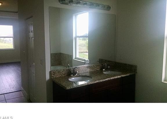 2nd image of 1118 Atherton Ave