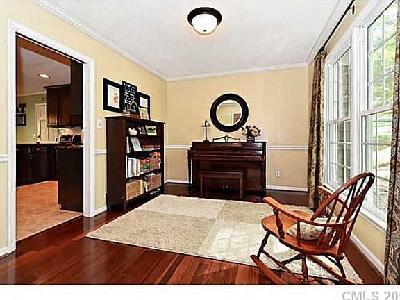 5th image of 4505 Meadowridge Dr