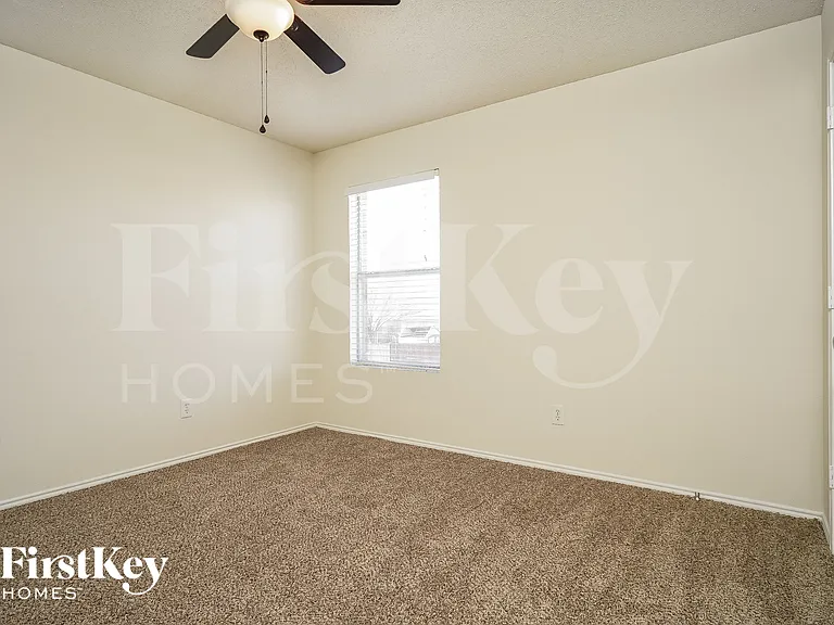 1464 Greenbrook Dr — Photo 10