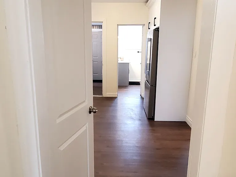 244 Albert St W — Photo 6