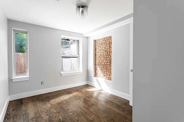 Rented by Pear NYC LLC | media 24