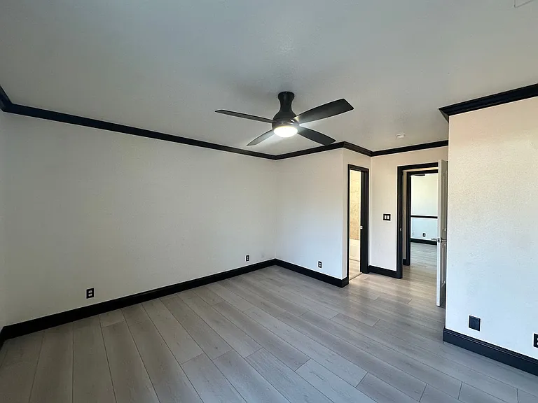 365 Diane Ct — Photo 12