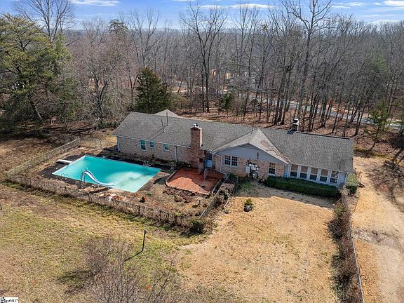 3rd image of 36 Glen Springs Rd